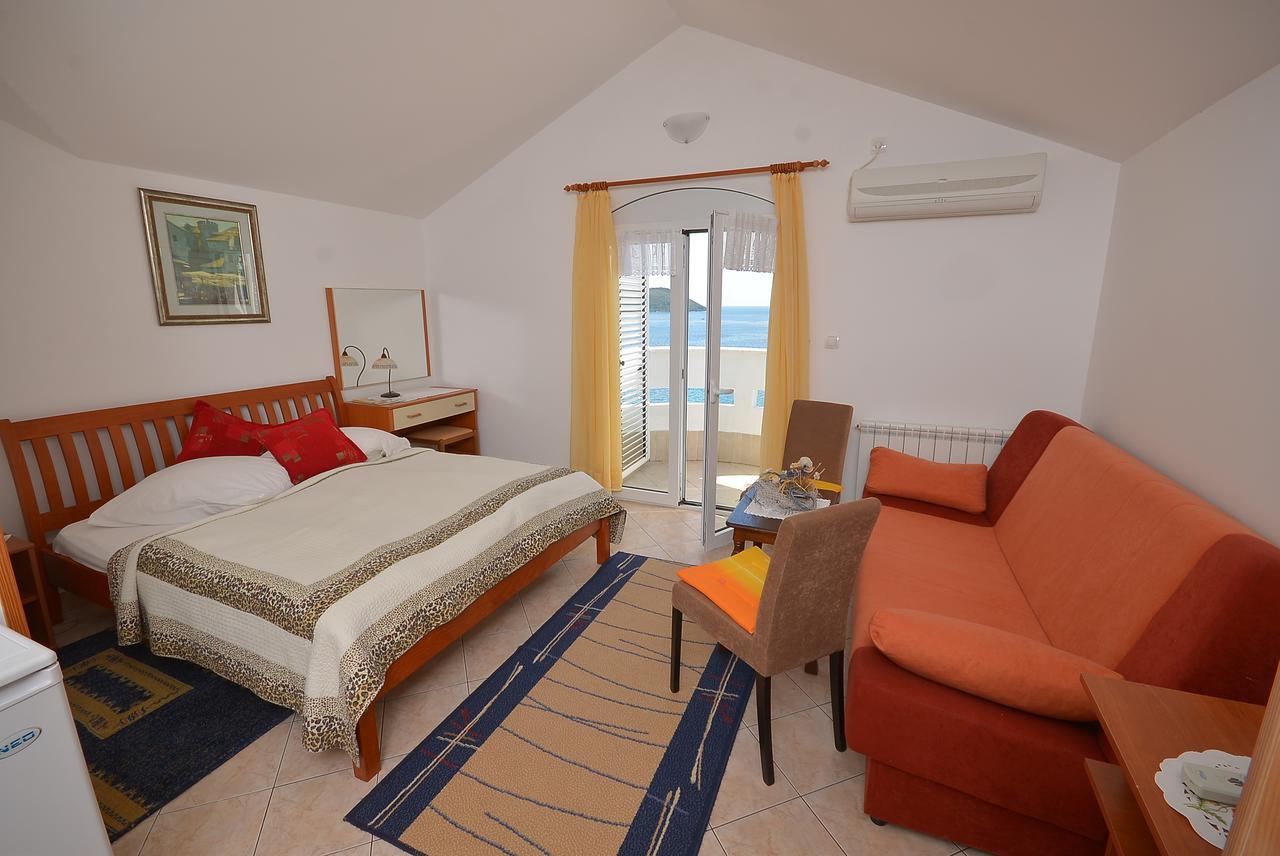 Hotel Vila Margot Herceg Novi Buitenkant foto